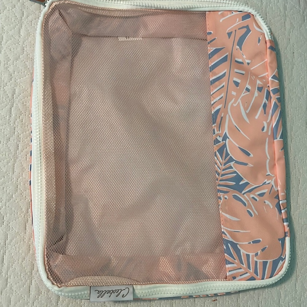 New medium packing cube